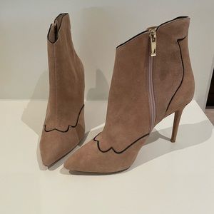 RAYE- Tan suede boots - BRAND NEW